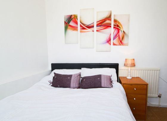 Room in a Shared Flat, New Place Square, SE16 - Photo 1