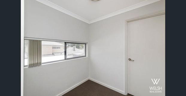 MODERN APARTMENT - GREAT LOCATION! - Photo 1