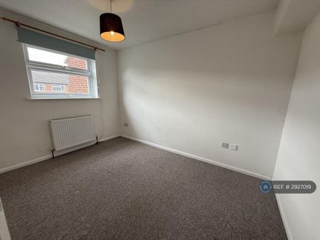 2 bedroom terraced house to rent - Photo 4