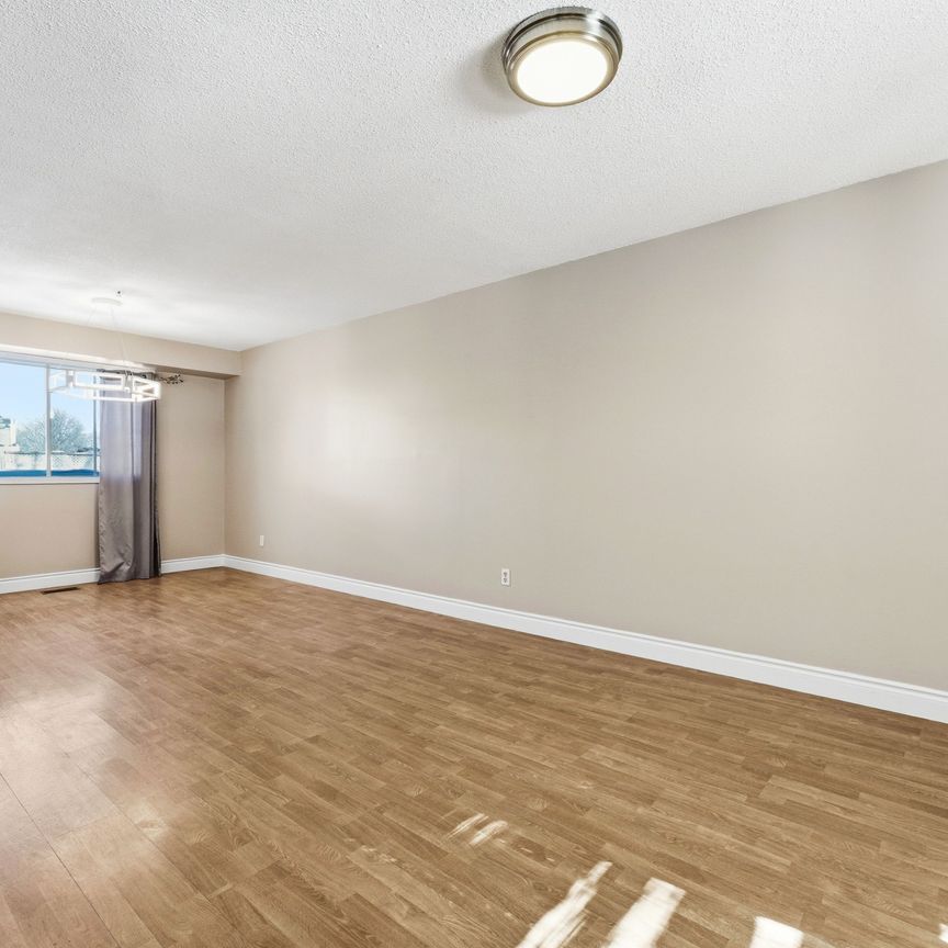 For Lease - 27 Morris Drive, Belleville, Ontario - Photo 1