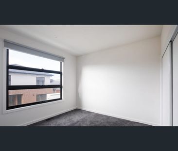 5 Poa Court, Keysborough, Vic 3173 - Photo 4