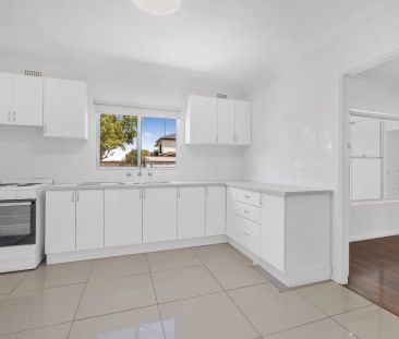 Welcoming Family Residence in a Prime Bexley Pocket - Photo 3