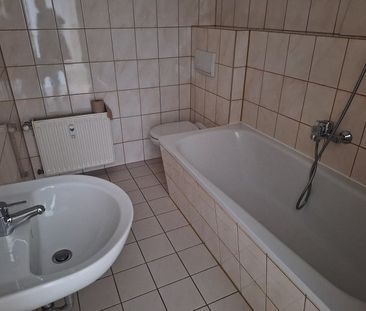 großzügige 3 Raumwohnung mit Wohnküche und Wintergarten - auch für ... - Foto 5