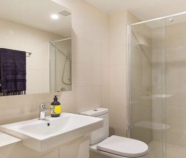 GREAT 1 BEDDER IN LEAFY ALBION! - Photo 5