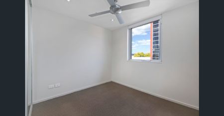 Modern Apartment in Prime CBD location - Photo 2