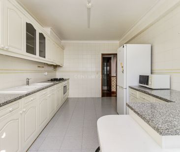 Apartamento T2 com garagem, 115m2, Vista Mar e Rio Tejo – Paço de A... - Photo 6