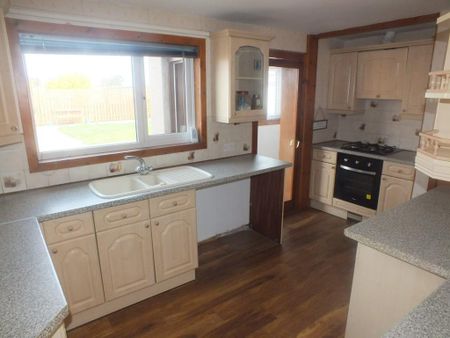 3 bedroom detached house to rent - Photo 5