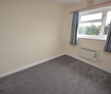 2 bedroom ground floor flat to rent - Photo 6