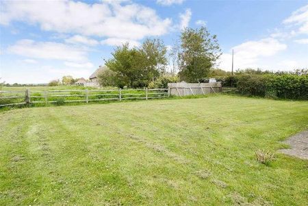 Selsey Road, Donnington, PO20 - Photo 5