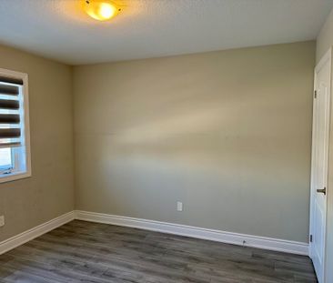 For Lease - 10 Venture Way, Thorold, Ontario - Photo 4