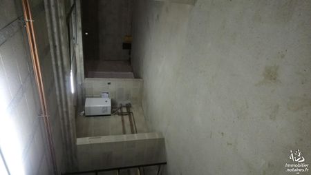 CREPY EN VALOIS, PAVILLON, séjour-double, 4 chambres, 2 SDB, ss-sol, jardin, chauffage gaz - Photo 2