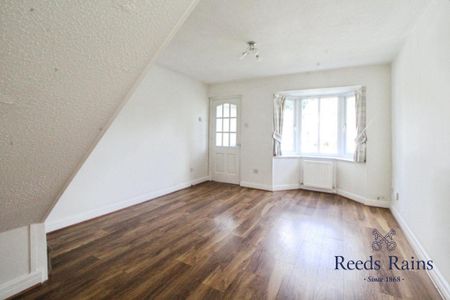 2 bedroom semi-detached house to rent - Photo 5