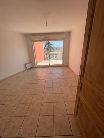 Location Appartement 2 pièces 42m² NIMES 30900 - Photo 2