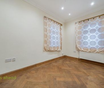 4 bedroom semi-detached house to rent - Photo 4