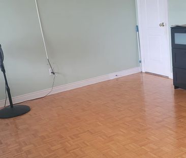 For Lease - 22 Oatfield Road, Brampton, Ontario - Photo 4