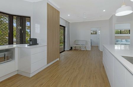 COASTAL COMFORT MEETS MODERN LIVING � BEAUTIFUL HOME IN MOORE PARK BEACH - Photo 3