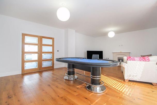 4 bedroom detached house to rent - Photo 1