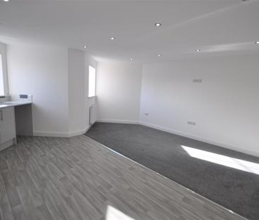 1 bedroom penthouse to rent - Photo 6