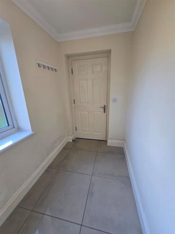 Bennetts Yard, Uxbridge UB8, London - Photo 5