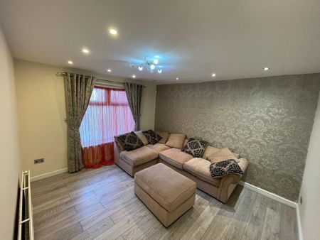 3 bedroom semi-detached house to rent - Photo 2