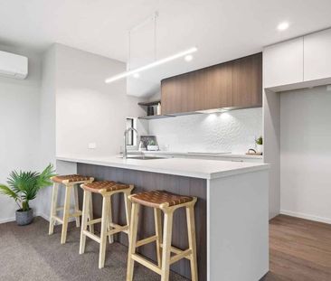 ROLLESTON - STYLISH 3 BEDROOM HOME, DOUBLE GARAGE, LARGE SECTION - Photo 3
