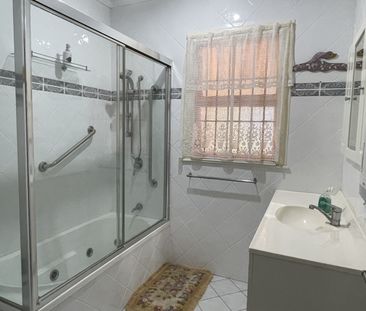 42 Queen Street, Scarborough QLD 4020 - House For Rent | Domain - Photo 6