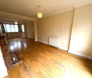 3 bedroom semi-detached house to rent - Photo 4