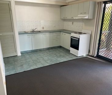 Tidy unfurnished 1 bedroom within walking distance to the beach! - Photo 5