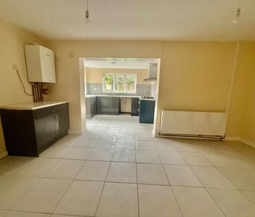 3 bedroom terraced house to rent - Photo 4