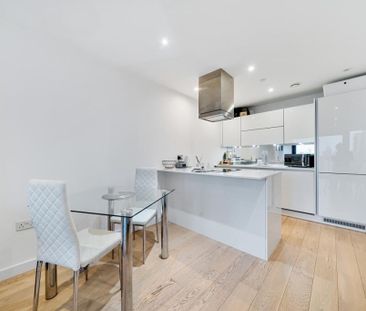 1 Bed Flat, Horizons Tower, E14 - Photo 4