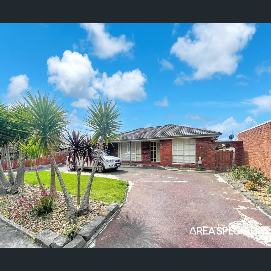 18 Hampton Drive, Hampton Park, Vic 3976 - Photo 1