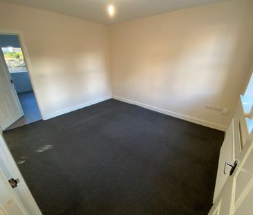 Baker Close - Photo 2