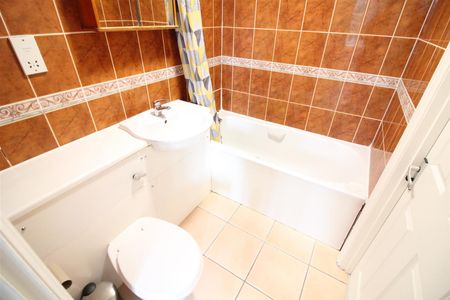 Bridge Road, Hounslow - Photo 5