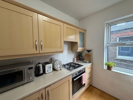 2 Bedroom Flat To Let - Photo 4