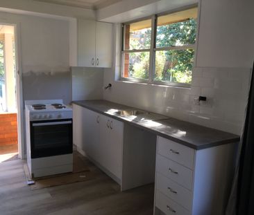 Coastal Character Meets Convenience - 3Ã?Æ'¢€'Bedroom Home in Shell... - Photo 2