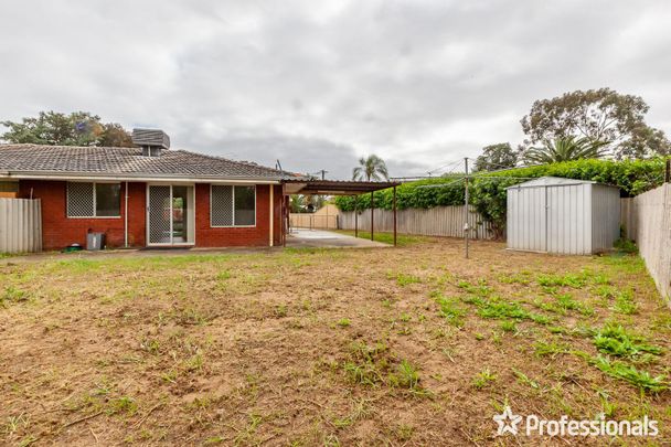 25 Redross Court, Armadale WA 6112 - Photo 1