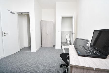 1 bed house share to rent in Ribblesdale Street, Burnley, BB10 - Photo 3