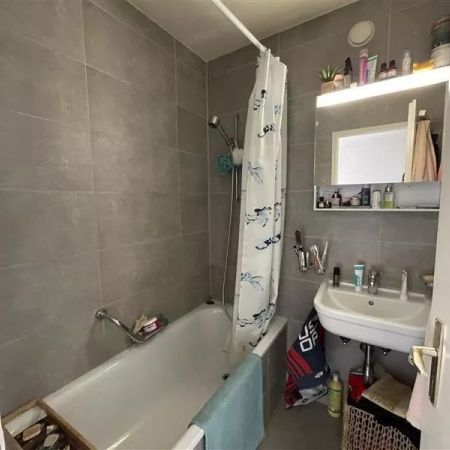 À deux pas des commodités - Photo 3