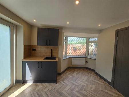 London Road, Ewell KT17 - Photo 3