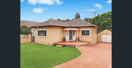 Ideal Family Home - Photo 4