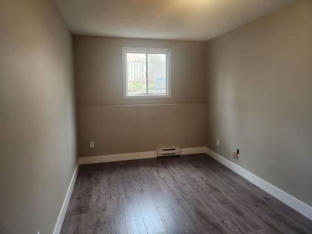 For Lease - 730 Walker Street Unit# 1, London East, Ontario - Photo 3