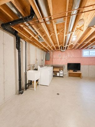 For Lease - 925 Lawson Road Unit# 16, London North, Ontario - Photo 1