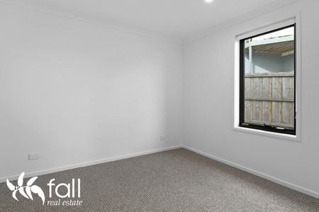 Stylish Three Level Home with Stunning River and Mountain Views in Tranmere - Photo 4