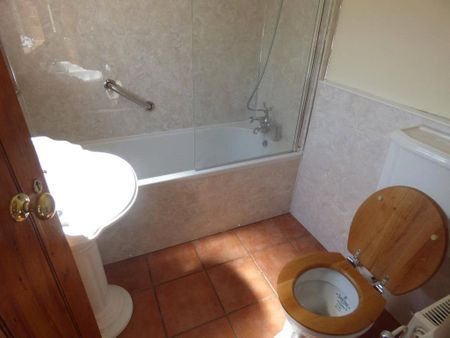 2 bedroom semi-detached house to rent - Photo 3