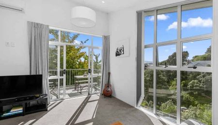 Three Bedroom, Two Bathroom, Kelburn - Photo 5