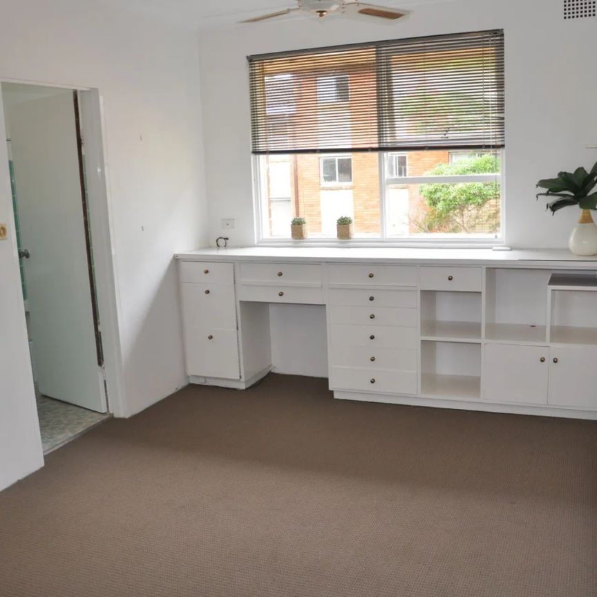 Light & bright studio apartment - Photo 1