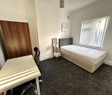 5 bedroom terraced house to rent - Photo 4