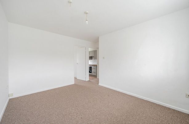 Colliers Wood, Nailsworth, Stroud, Gloucestershire, GL6 - Photo 1