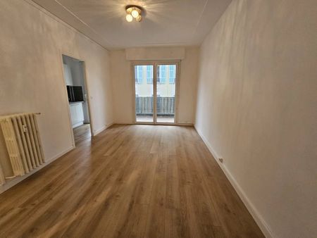 Location Appartement 1 pièce 27m² NICE 06000 - Photo 3