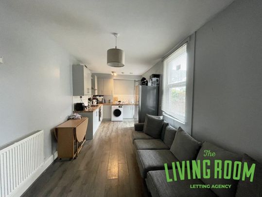 6 bedroom house to rent - Photo 1